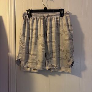 Grey Camouflage Athletic Shorts W/built In Bike Shorts Men’s Medium
